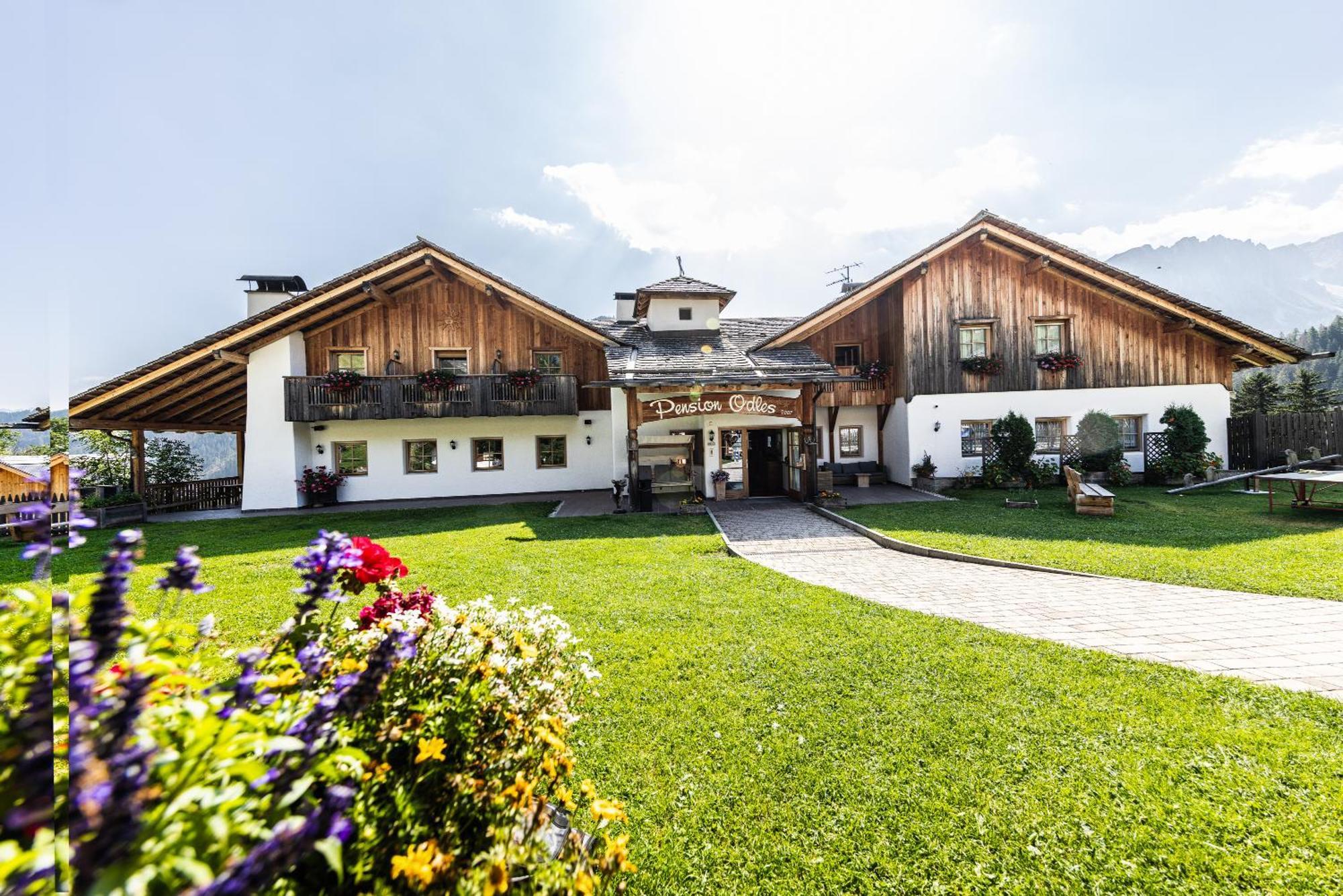 Hotel Pension Odles Сан-Мартино-ин-Бадия Экстерьер фото