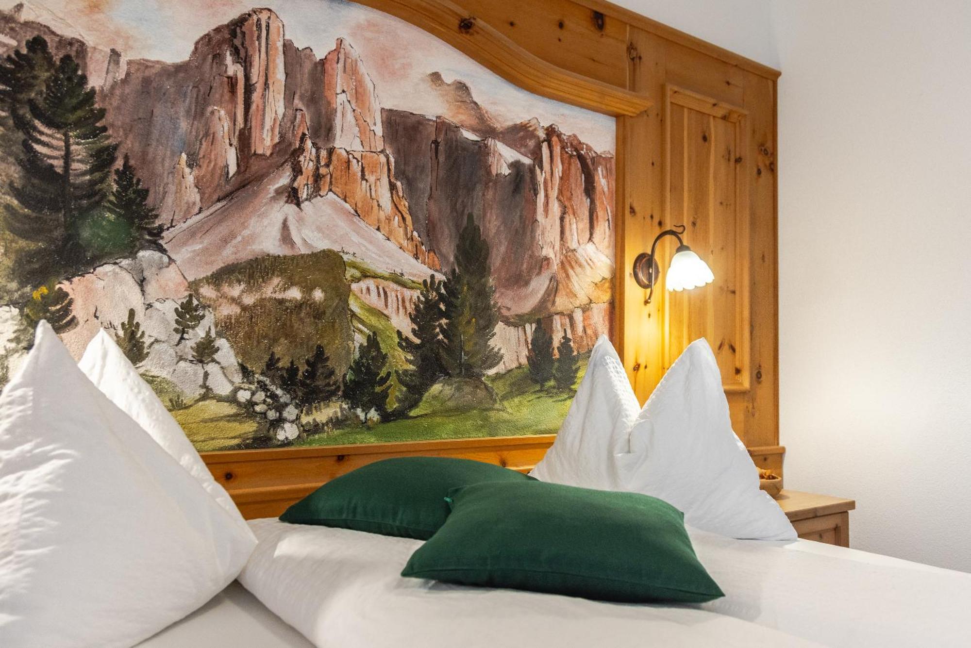 Hotel Pension Odles Сан-Мартино-ин-Бадия Экстерьер фото