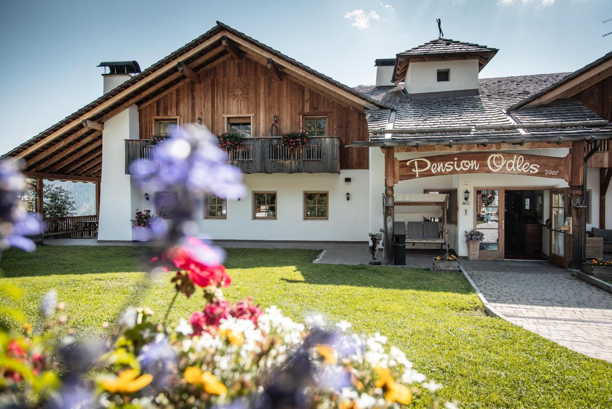 Hotel Pension Odles Сан-Мартино-ин-Бадия Экстерьер фото