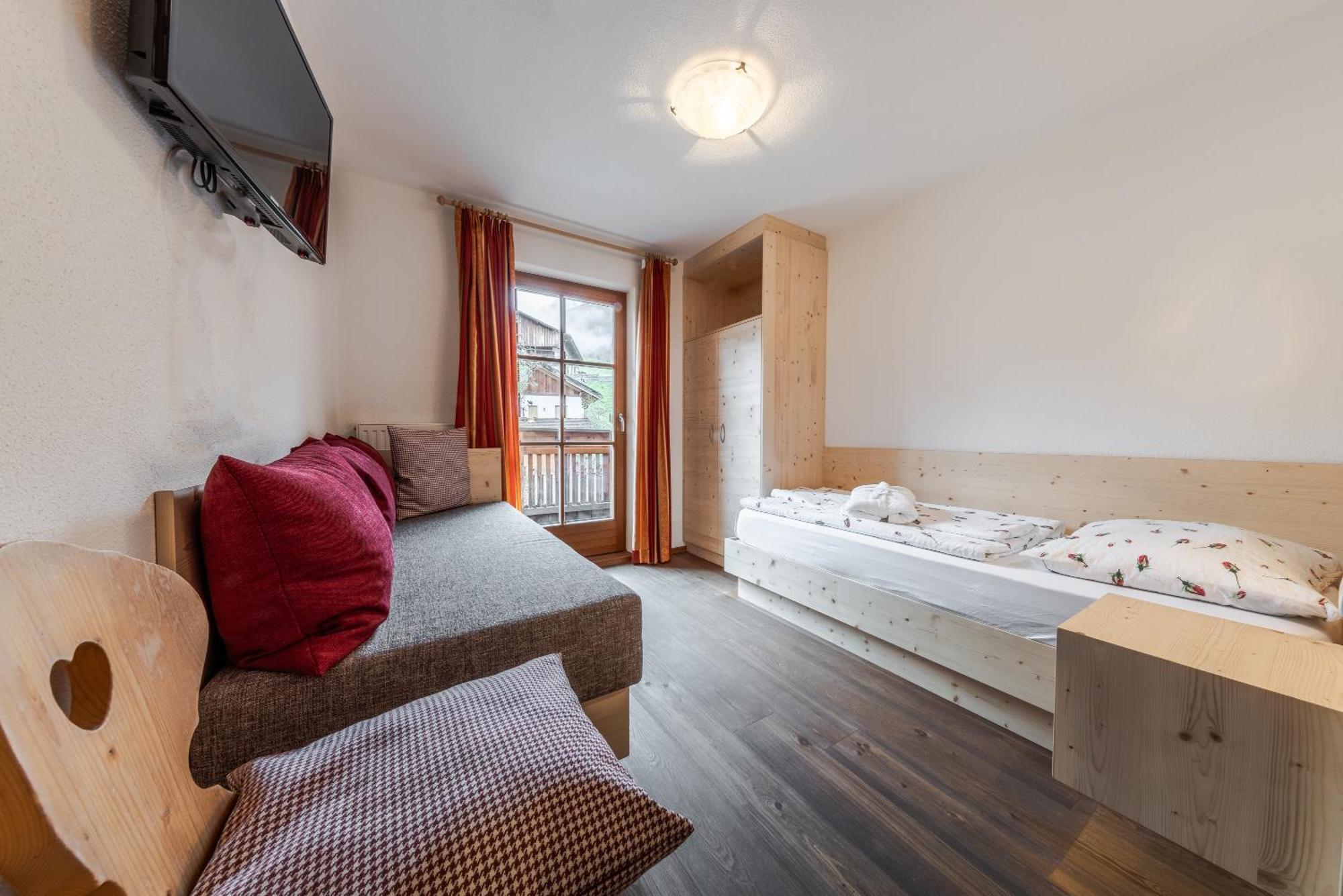 Hotel Pension Odles Сан-Мартино-ин-Бадия Экстерьер фото