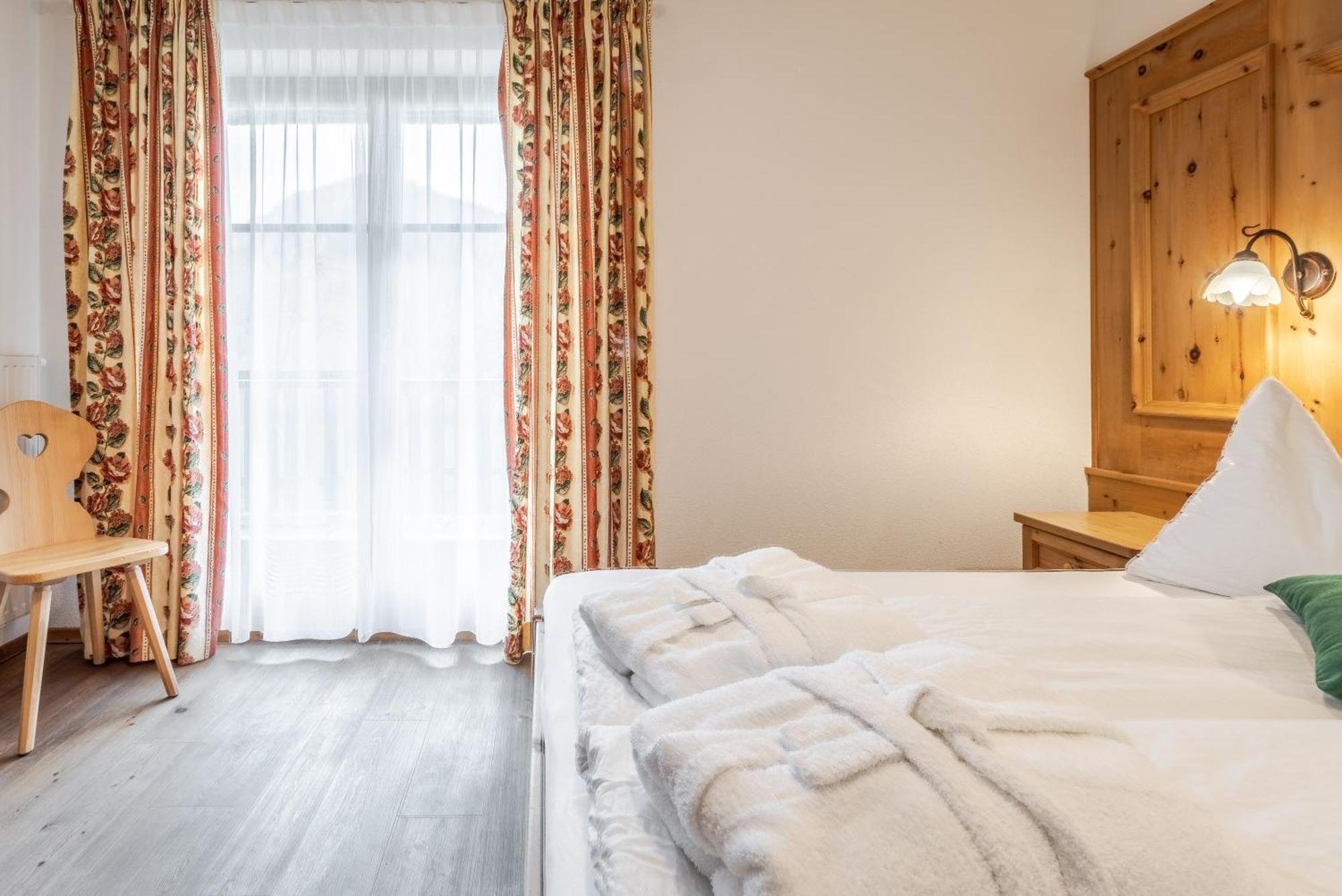 Hotel Pension Odles Сан-Мартино-ин-Бадия Экстерьер фото